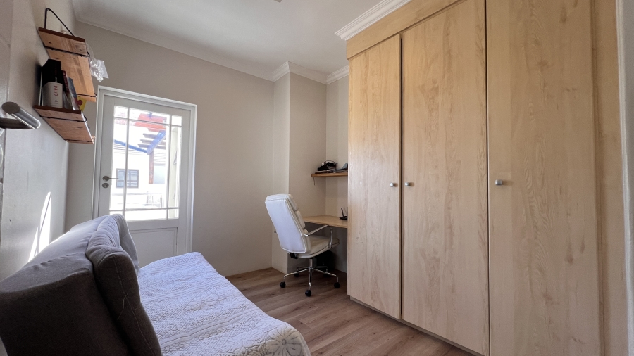 To Let 5 Bedroom Property for Rent in Big Bay Western Cape
